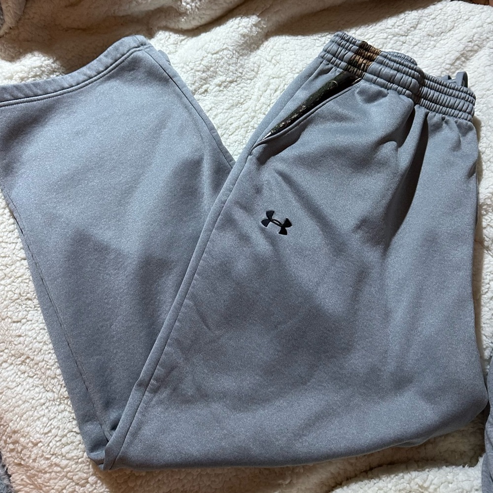 Women’s Under Armour pants (2pair)